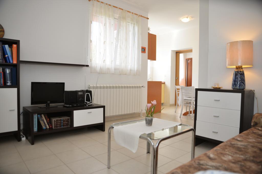 Apartments 5M Tisno Quarto foto