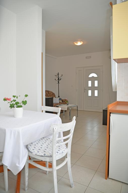 Apartments 5M Tisno Quarto foto